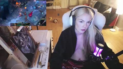 stage Kylie Sinner  brand CLITBAIT online show from 02/15/25, 02:04