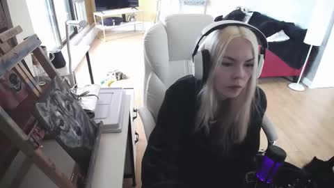 stage Kylie Sinner  brand CLITBAIT online show from 02/26/25, 03:52