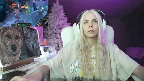 stage Kylie Sinner  brand CLITBAIT online show from 11/27/25, 12:24