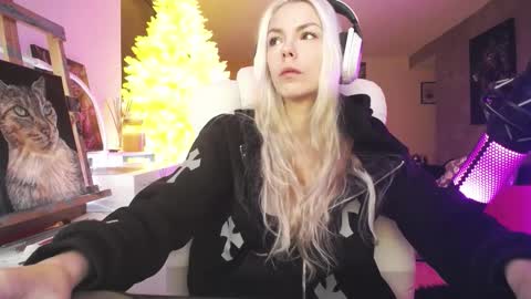 stage Kylie Sinner  brand CLITBAIT online show from 02/02/26, 10:30