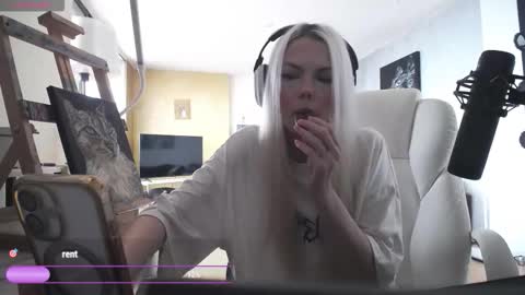 stage Kylie Sinner  brand CLITBAIT online show from 03/07/26, 01:08