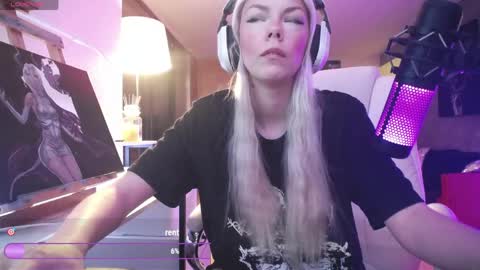 stage Kylie Sinner  brand CLITBAIT online show from 04/20/26, 01:52