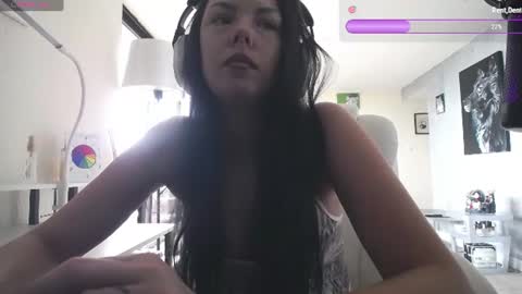 stage Kylie Sinner  brand CLITBAIT online show from 07/07/26, 07:40