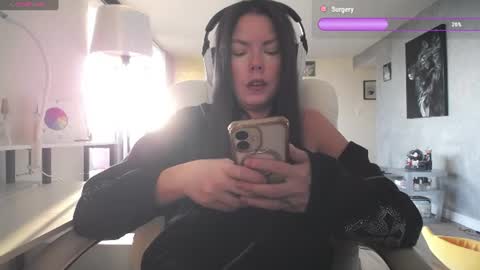 stage Kylie Sinner  brand CLITBAIT online show from 07/09/26, 11:20