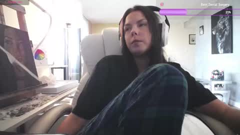 stage Kylie Sinner  brand CLITBAIT online show from 07/21/26, 09:33