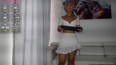 Snapshot of tinymilf_ chatting on 02/08/26, 02:09 Miss Natty online show from 02/08/26, 02:09
