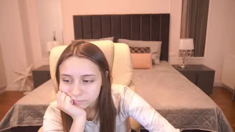 tinynataliee online show from 12/20/25, 02:57