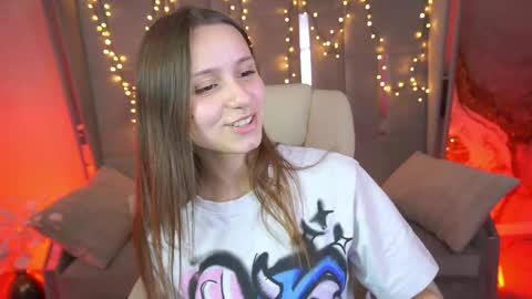 tinynataliee online show from 04/28/26, 12:43