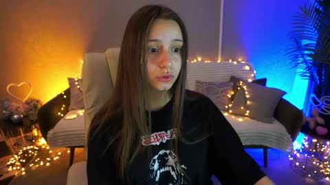 tinynataliee online show from 05/17/26, 08:27