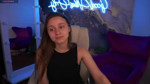 tinynataliee online show from 06/30/26, 08:21