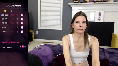 Snapshot of tinyvixxen chatting on 01/16/25, 11:37 V - Read the bio please thanks. online show from 01/16/25, 11:37