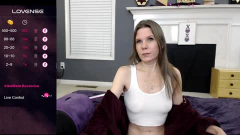 Snapshot of tinyvixxen chatting on 01/18/25, 02:58 V - Read the bio please thanks. online show from 01/18/25, 02:58