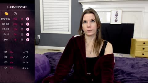 Snapshot of tinyvixxen chatting on 01/25/25, 01:54 V - Read the bio please thanks. online show from 01/25/25, 01:54