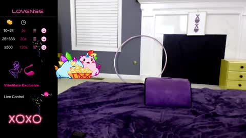 Snapshot of tinyvixxen chatting on 02/11/25, 11:22 V - Read the bio please thanks. online show from 02/11/25, 11:22