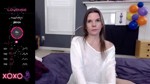 Snapshot of tinyvixxen chatting on 03/10/25, 10:45 V - Read the bio please thanks. online show from 03/10/25, 10:45