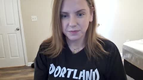 Snapshot of tinywithtiddies chatting on 01/19/26, 01:31 tinywithtiddies online show from 01/19/26, 01:31