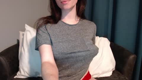 Snapshot of tinyytina chatting on 12/15/24, 04:29 TinyyTina online show from 12/15/24, 04:29