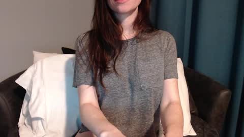 Snapshot of tinyytina chatting on 12/15/24, 10:39 TinyyTina online show from 12/15/24, 10:39