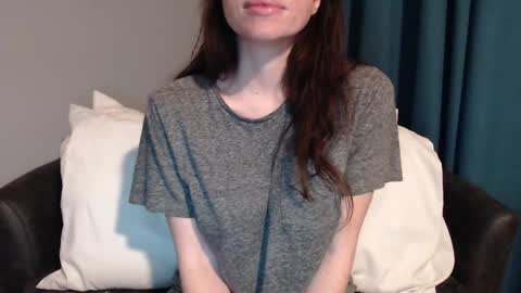 Snapshot of tinyytina chatting on 12/25/24, 11:33 TinyyTina online show from 12/25/24, 11:33