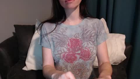 Snapshot of tinyytina chatting on 12/29/24, 01:06 TinyyTina online show from 12/29/24, 01:06