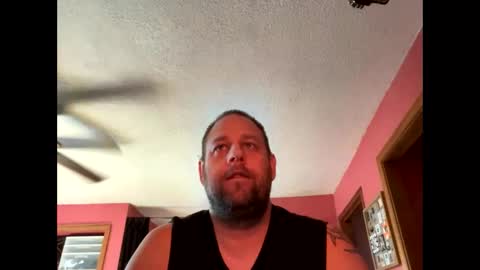 Snapshot of tipman84 chatting on 06/05/26, 01:28 C online show from 06/05/26, 01:28