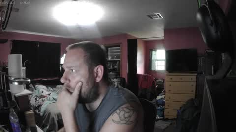 Snapshot of tipman84 chatting on 06/20/26, 03:26 C online show from 06/20/26, 03:26