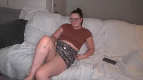 Snapshot of tippycrescent chatting on 12/15/24, 05:13 Tippy online show from 12/15/24, 05:13