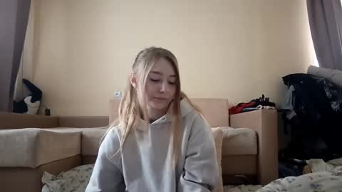 Hi Im Carry 18 years old online show from 11/26/25, 06:47