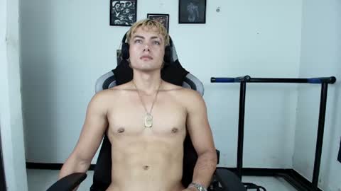 Snapshot of titan_fitness chatting on 07/02/26, 01:27 Kevin online show from 07/02/26, 01:27