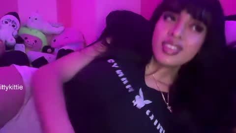 Snapshot of tittykittie chatting on 04/16/26, 10:34 HOTTIE4U online show from 04/16/26, 10:34