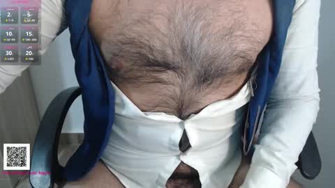 Snapshot of toaster1993 chatting on 02/12/26, 08:48 Leonel online show from 02/12/26, 08:48