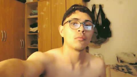 Snapshot of tobiasg974 chatting on 10/14/25, 11:05 tobiasg974 online show from 10/14/25, 11:05