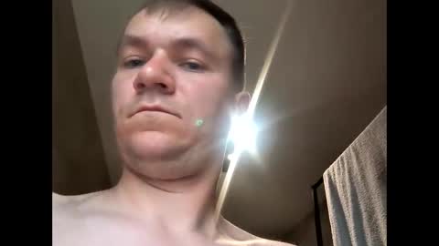 Snapshot of tobiasz950215 chatting on 05/13/26, 04:04 tobiasz950215 online show from 05/13/26, 04:04