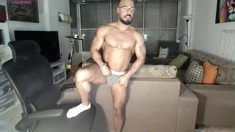 Snapshot of todd_dantes chatting on 11/07/25, 07:03 Todd online show from 11/07/25, 07:03