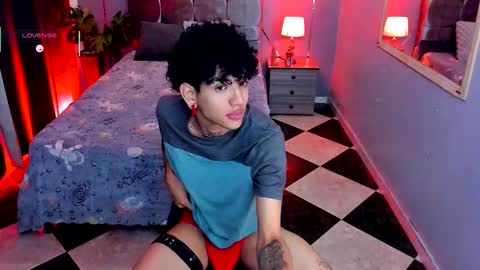 todoroki_g online show from 10/11/25, 11:53