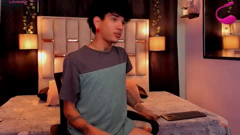 todoroki_g online show from 10/16/25, 12:06