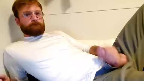 Snapshot of toffbuck chatting on 10/13/25, 11:27 ToffBuck online show from 10/13/25, 11:27