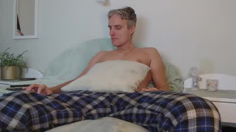 Snapshot of toffmen chatting on 12/14/24, 02:53 Daniel Bisexual uncut 20cm online show from 12/14/24, 02:53