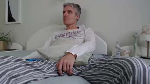 Snapshot of toffmen chatting on 12/24/24, 08:55 Daniel Bisexual uncut 20cm online show from 12/24/24, 08:55