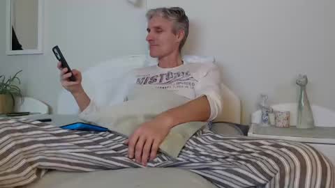 Snapshot of toffmen chatting on 12/24/24, 02:22 Daniel Bisexual uncut 20cm online show from 12/24/24, 02:22