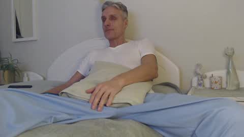 Snapshot of toffmen chatting on 01/19/25, 03:42 Daniel Bisexual uncut 20cm online show from 01/19/25, 03:42