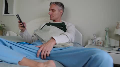 Snapshot of toffmen chatting on 01/26/25, 08:03 Daniel Bisexual uncut 20cm online show from 01/26/25, 08:03