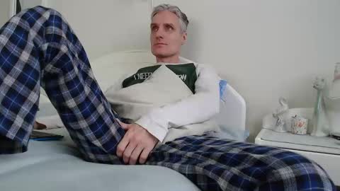 Snapshot of toffmen chatting on 02/01/25, 07:36 Daniel Bisexual uncut 20cm online show from 02/01/25, 07:36