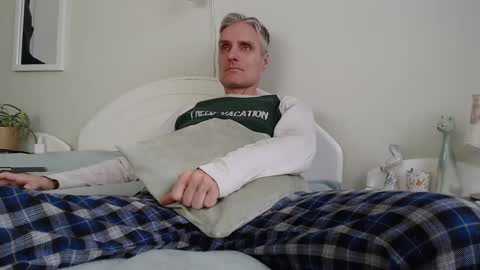 Snapshot of toffmen chatting on 02/02/25, 07:41 Daniel Bisexual uncut 20cm online show from 02/02/25, 07:41