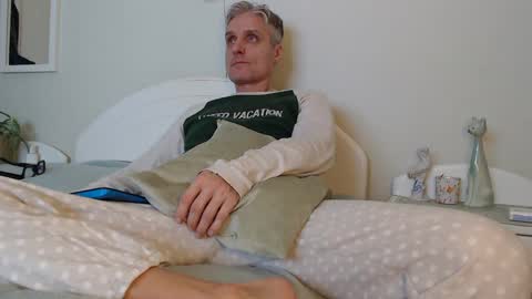 Snapshot of toffmen chatting on 02/02/25, 03:17 Daniel Bisexual uncut 20cm online show from 02/02/25, 03:17