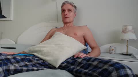 Snapshot of toffmen chatting on 02/16/25, 02:54 Daniel Bisexual uncut 20cm online show from 02/16/25, 02:54