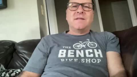 Joshua1983 online show from 11/04/25, 03:33