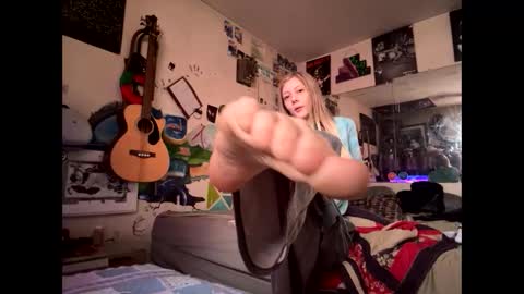 Snapshot of tohottohandletocoldtohold chatting on 02/24/26, 04:49 tohottohandletocoldtohold online show from 02/24/26, 04:49