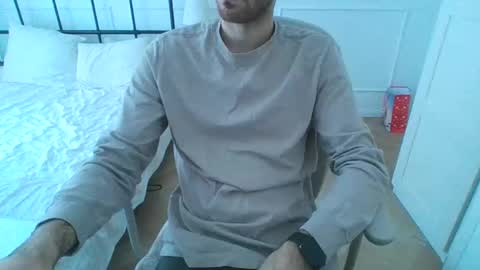 Snapshot of toja112 chatting on 12/31/24, 10:04 Martin online show from 12/31/24, 10:04