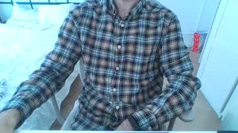 Snapshot of toja112 chatting on 01/03/25, 09:47 Martin online show from 01/03/25, 09:47